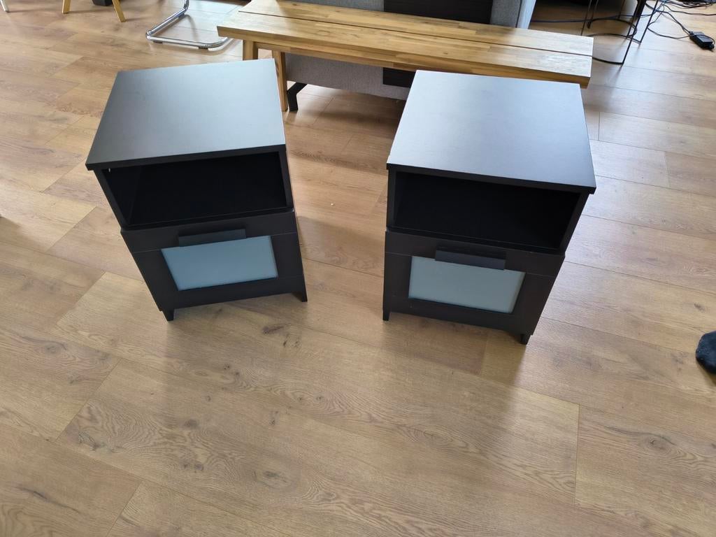 Brimnes nachtkastjes zwart 2x, Ophalen, Gebruikt, Minder dan 45 cm, Minder dan 55 cm