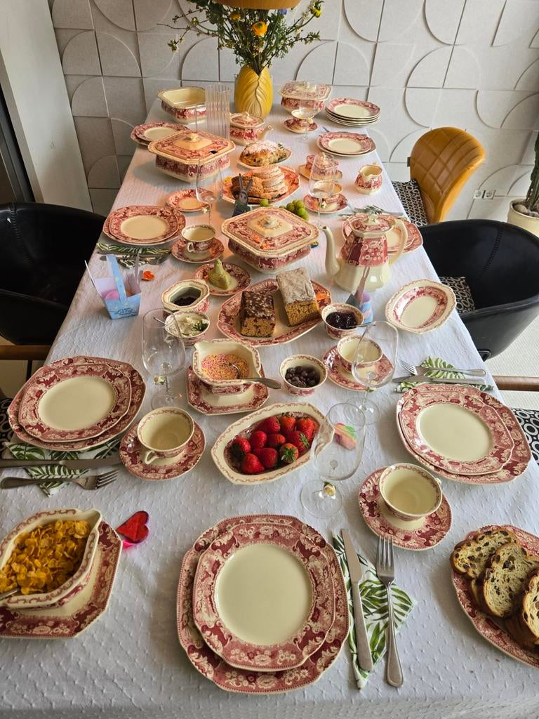 Prachtig 12-delig Victoria servies - Handgemaakt uit Holland, Ophalen of Verzenden