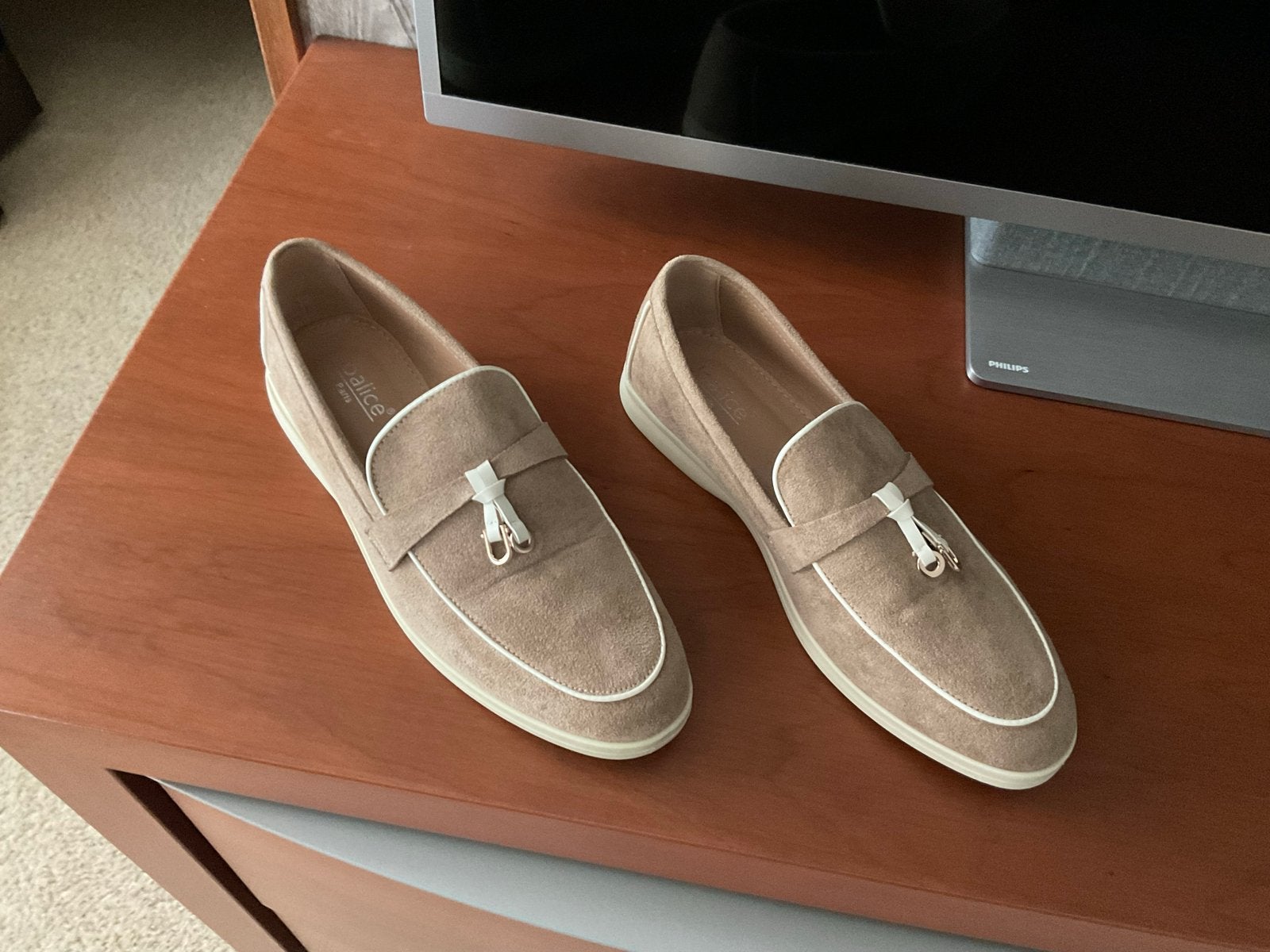 Stijlvolle beige instappers met kwastjes mt 40, Ophalen of Verzenden, Zo goed als nieuw, Beige, Instappers