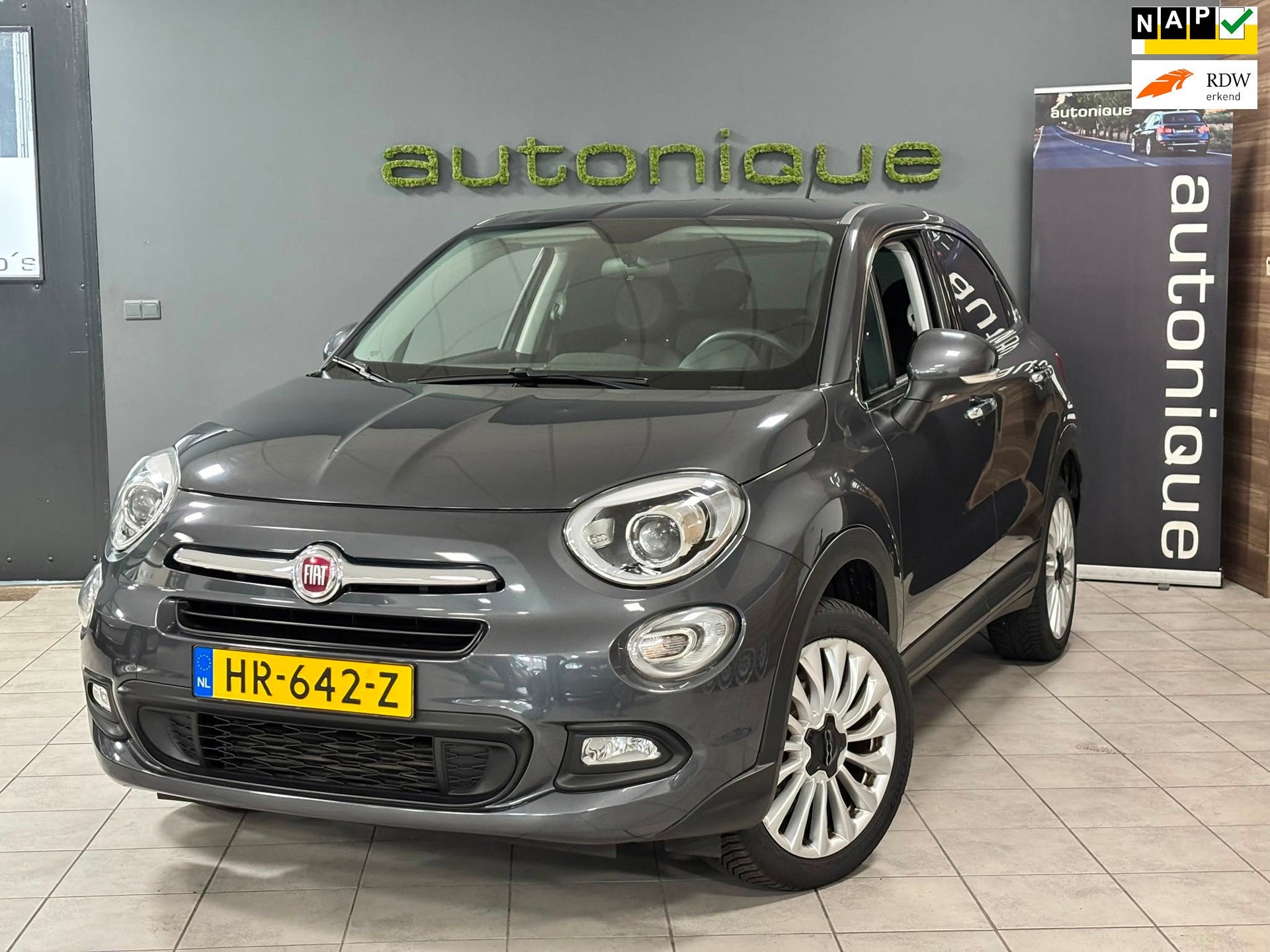 Fiat 500 X 1.4 Turbo MultiAir Lounge automaat navi/tr.haak/N, Auto's, Fiat, Gebruikt, 4 cilinders, Origineel Nederlands, 600 kg