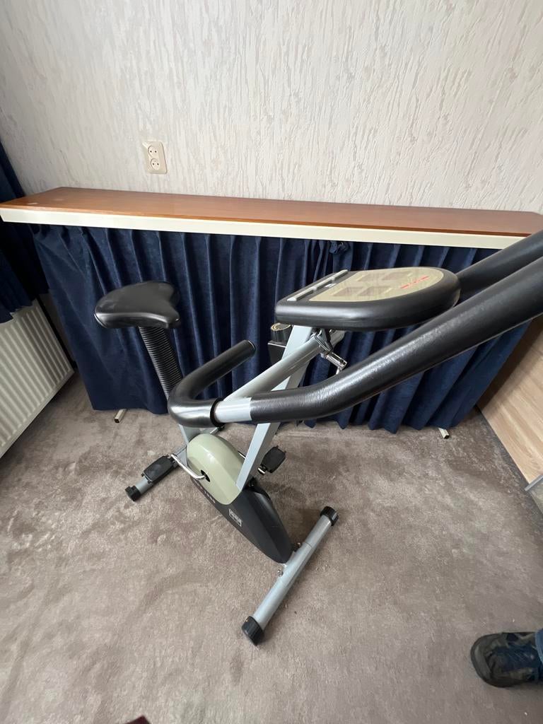 Compacte MPF 1900 Hometrainer op batterijen, Sport en Fitness, Fitnessapparatuur, Gebruikt, Ophalen of Verzenden, Metaal, Benen