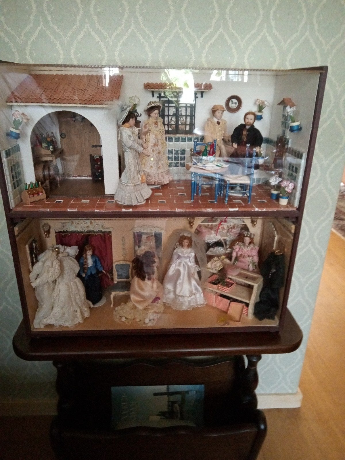 Uniek handgemaakt poppenhuis met gedetailleerde inrichting, Verzamelen, Poppenhuizen en Toebehoren, Ophalen, Zo goed als nieuw
