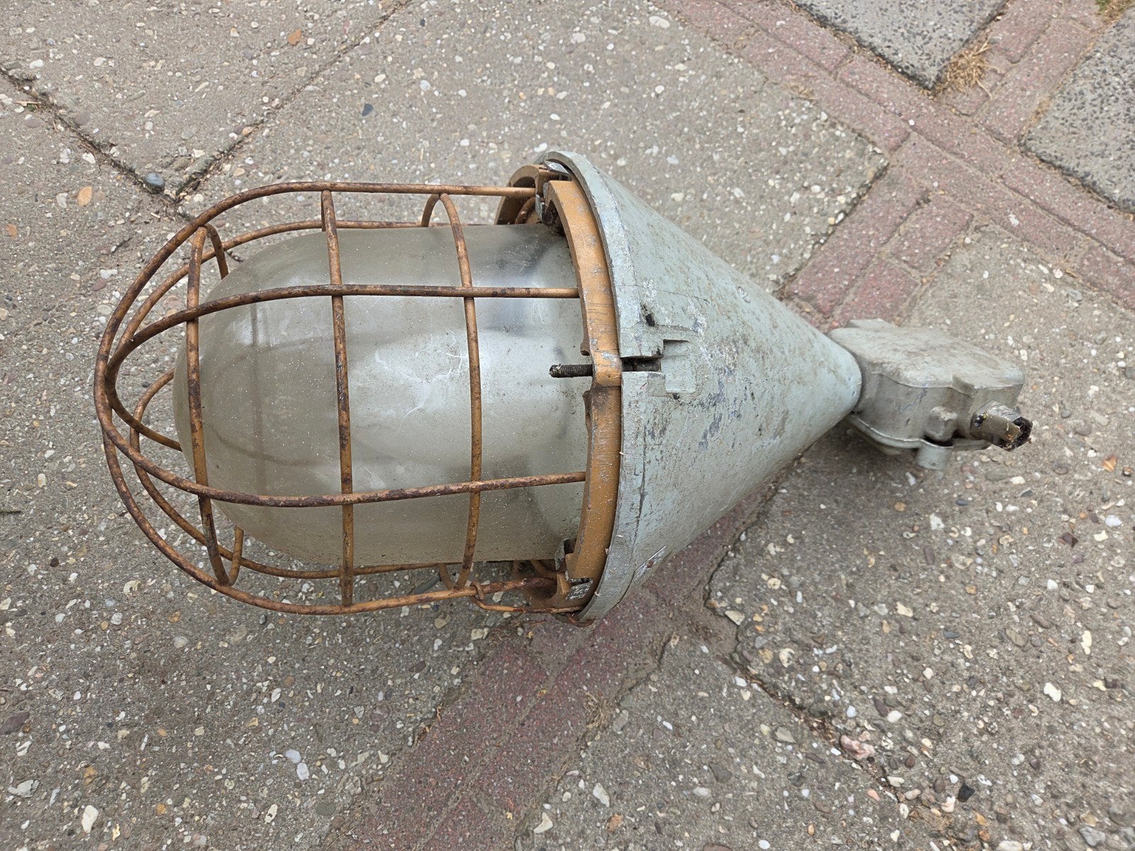 Vintage industriële lamp - robuust en uniek, Antiek en Kunst, Ophalen of Verzenden