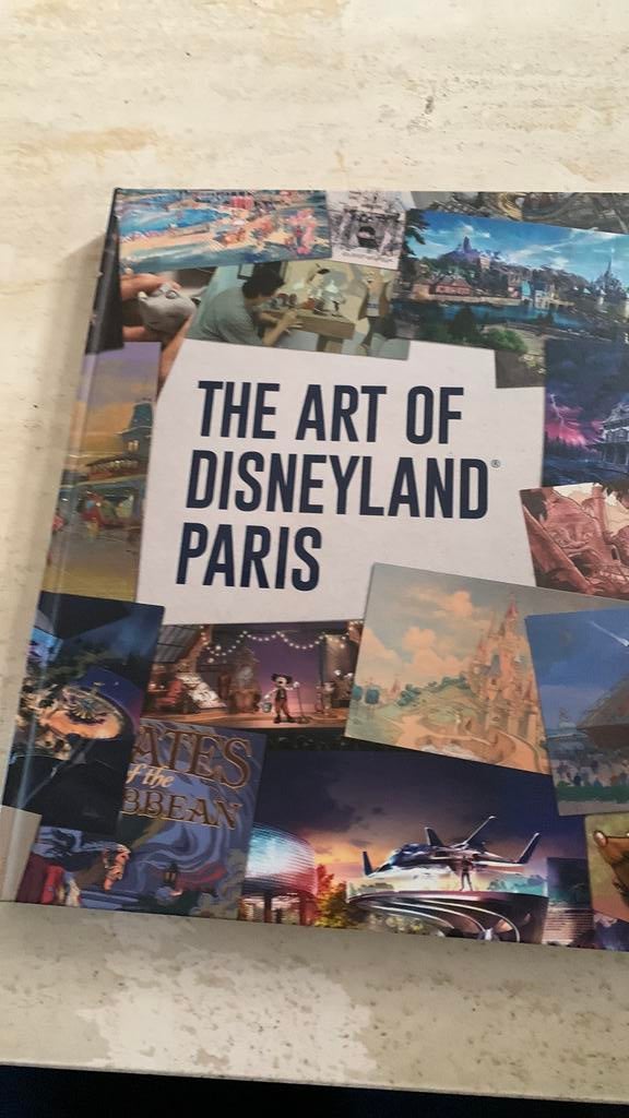 Boek “the art of Disneyland Paris, Ophalen, Zo goed als nieuw