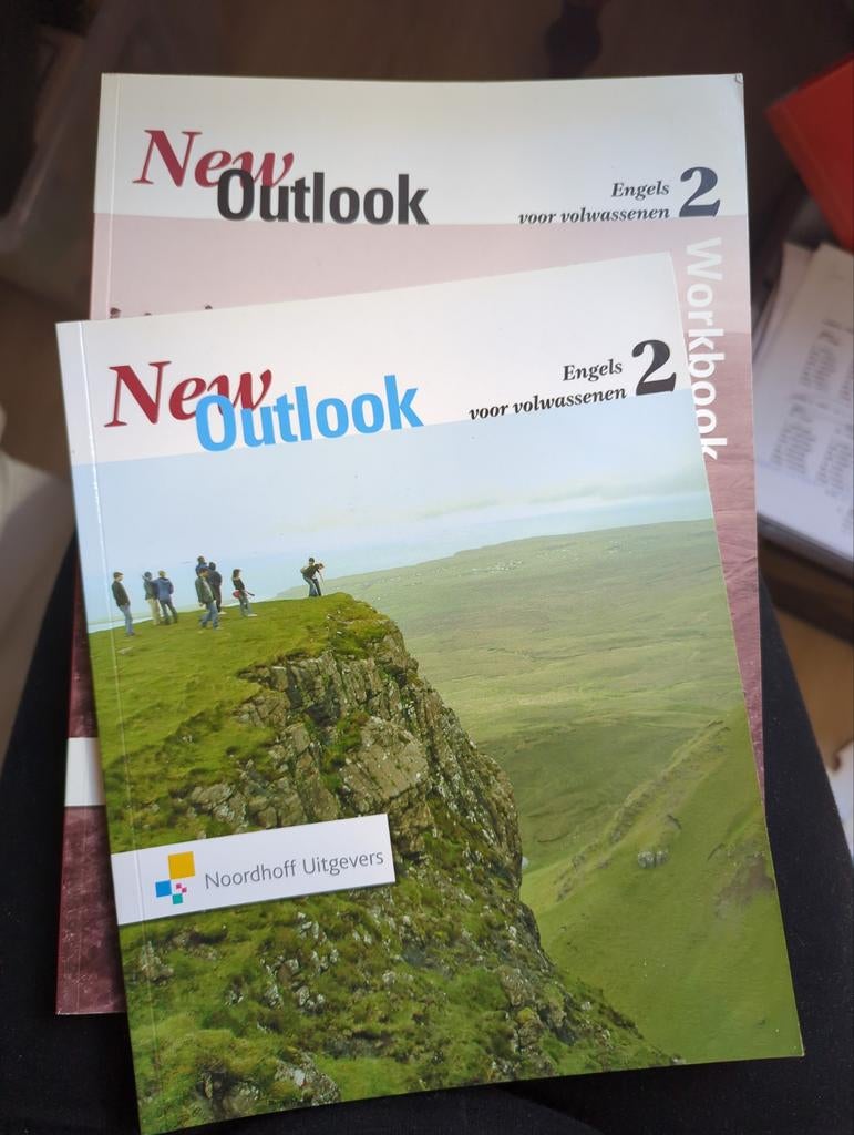 New Outlook Engels 2 werkboek en tekstboek, Ophalen of Verzenden