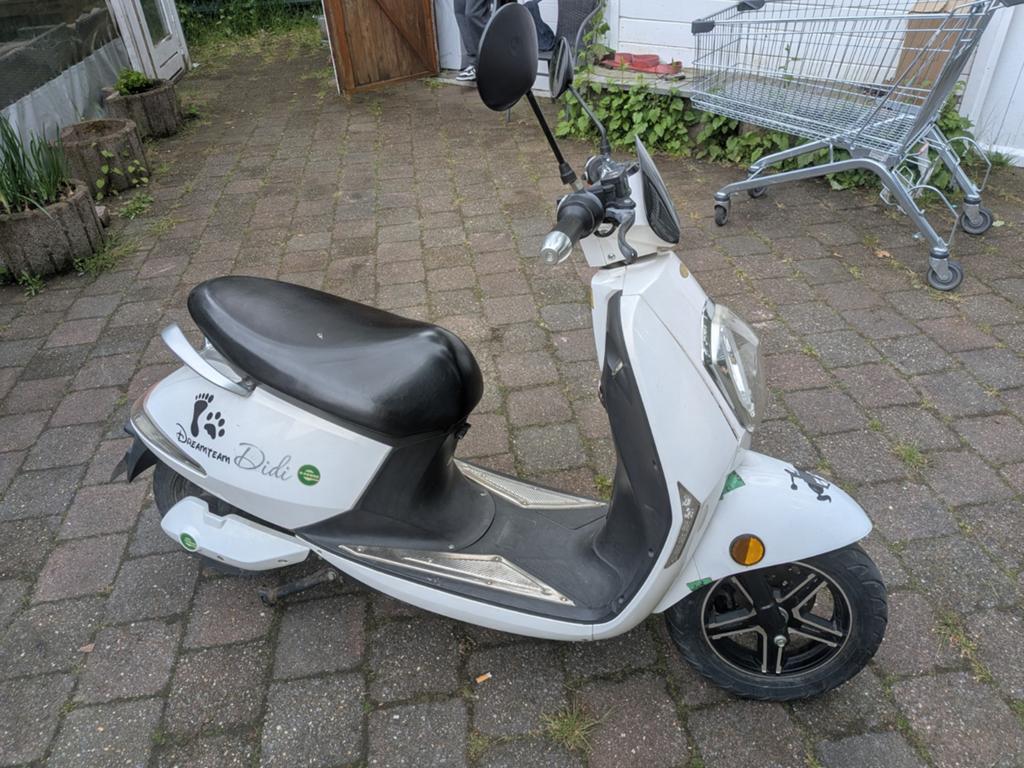 When I sit down, it doesn't work, the battery dies., Ophalen of Verzenden, Gebruikt, Benzine, Overige merken