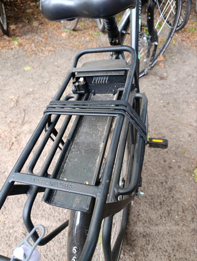 Zwarte fiets met bagagedrager en verlichting, Overige merken, Velgrem, Versnellingen, Ophalen of Verzenden