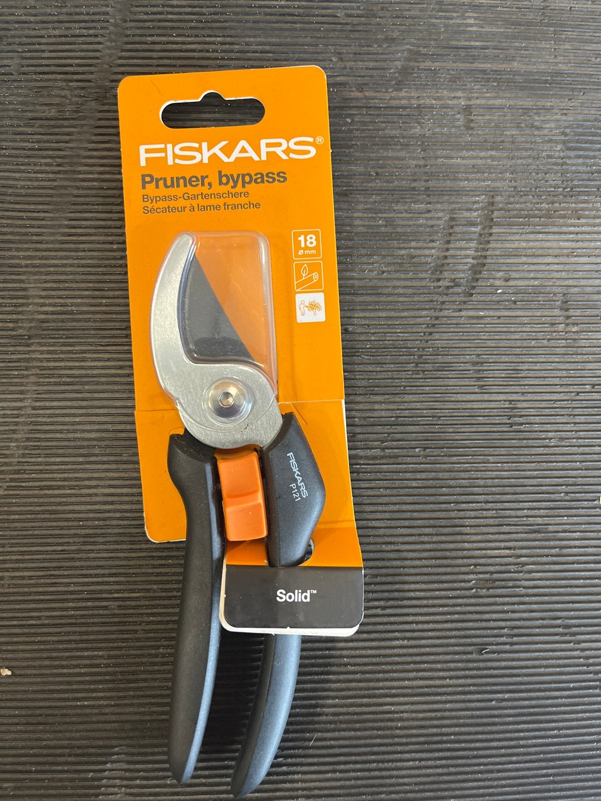Fiskars Solid Snoeischaar P121 - Bypass - Nieuw, Ophalen of Verzenden, Nieuw, Minder dan 20 mm