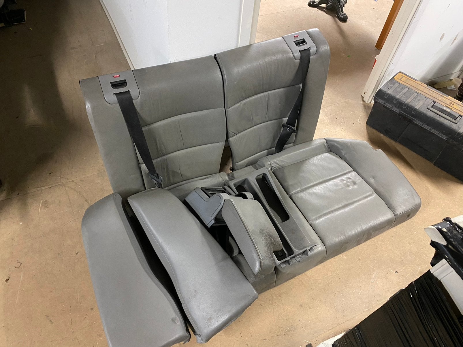 BMW E36 COUPÉ GRIJS LEDER ACHTERBANK COMPLEET TE KOOP, Ophalen, BMW