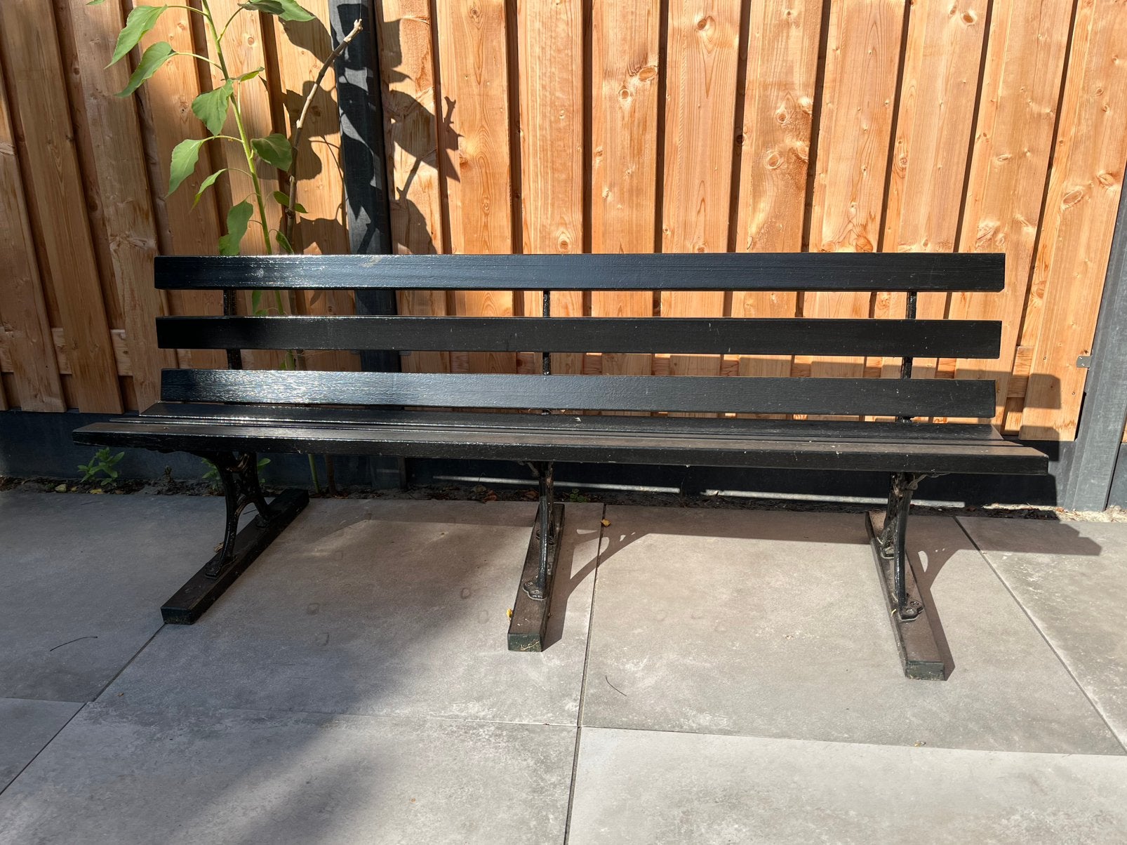 Grote hardhouten opklapbare gietijzeren tuinbank 180cm, Ophalen, Gebruikt, Hout