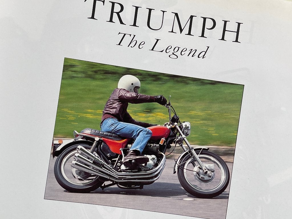 Triumph – The Legend  (1997), Boeken, Ophalen of Verzenden, Zo goed als nieuw, Merk of Model