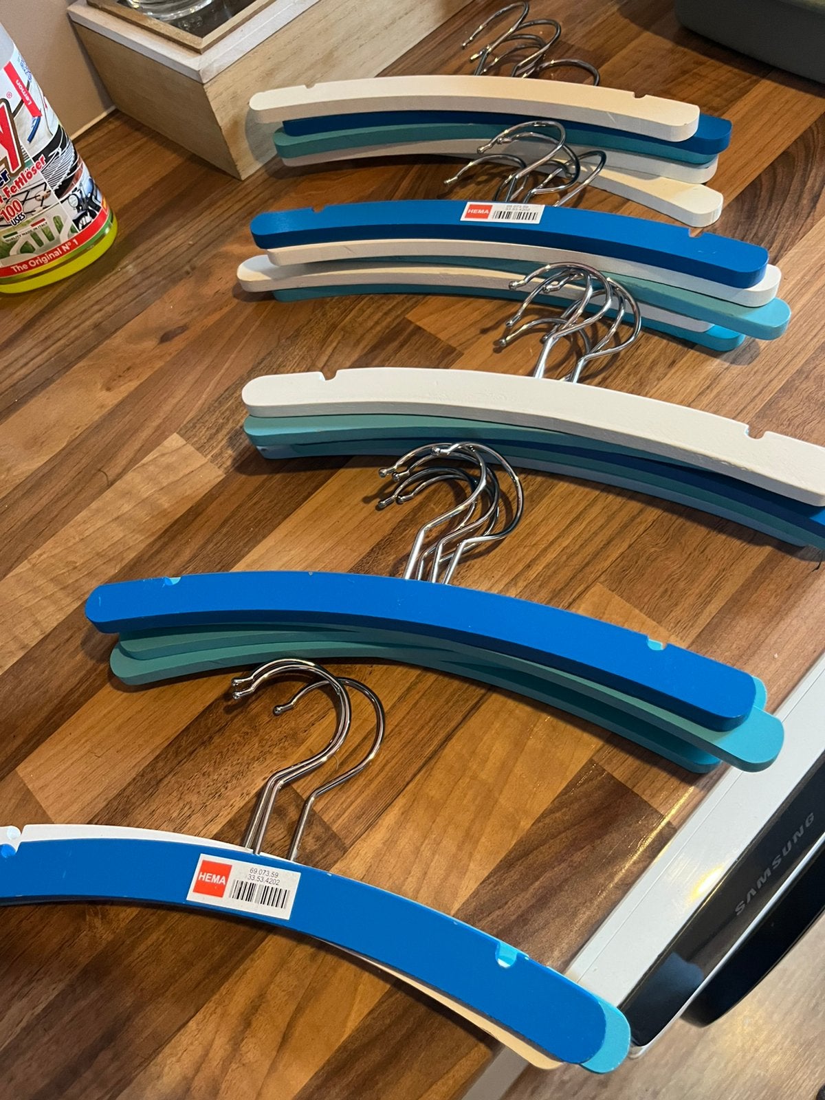 23 baby kledinghangers, Ophalen of Verzenden, Zo goed als nieuw, Hout, Kinderen