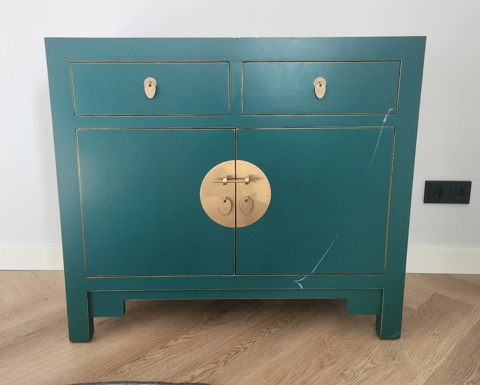 Chinees dressoir/kastje in groen met messing beslag, Huis en Inrichting, Kasten | Dressoirs, Gebruikt, Chinees, Oosters, Klassiek