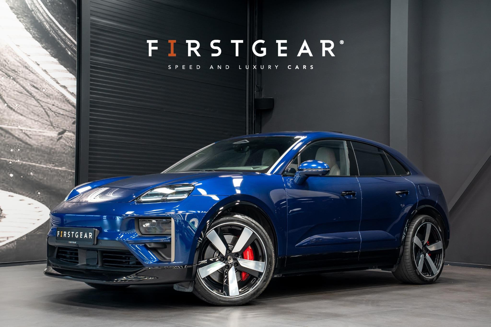 Porsche Macan Turbo 100 kWh *Burmester / Vierwielbesturing /, Auto's, Automaat, Gebruikt, Leder, Vierwielaandrijving