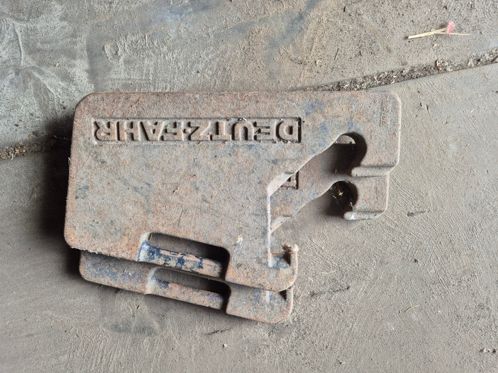 Deutz-Fahr frontgewicht, Ophalen