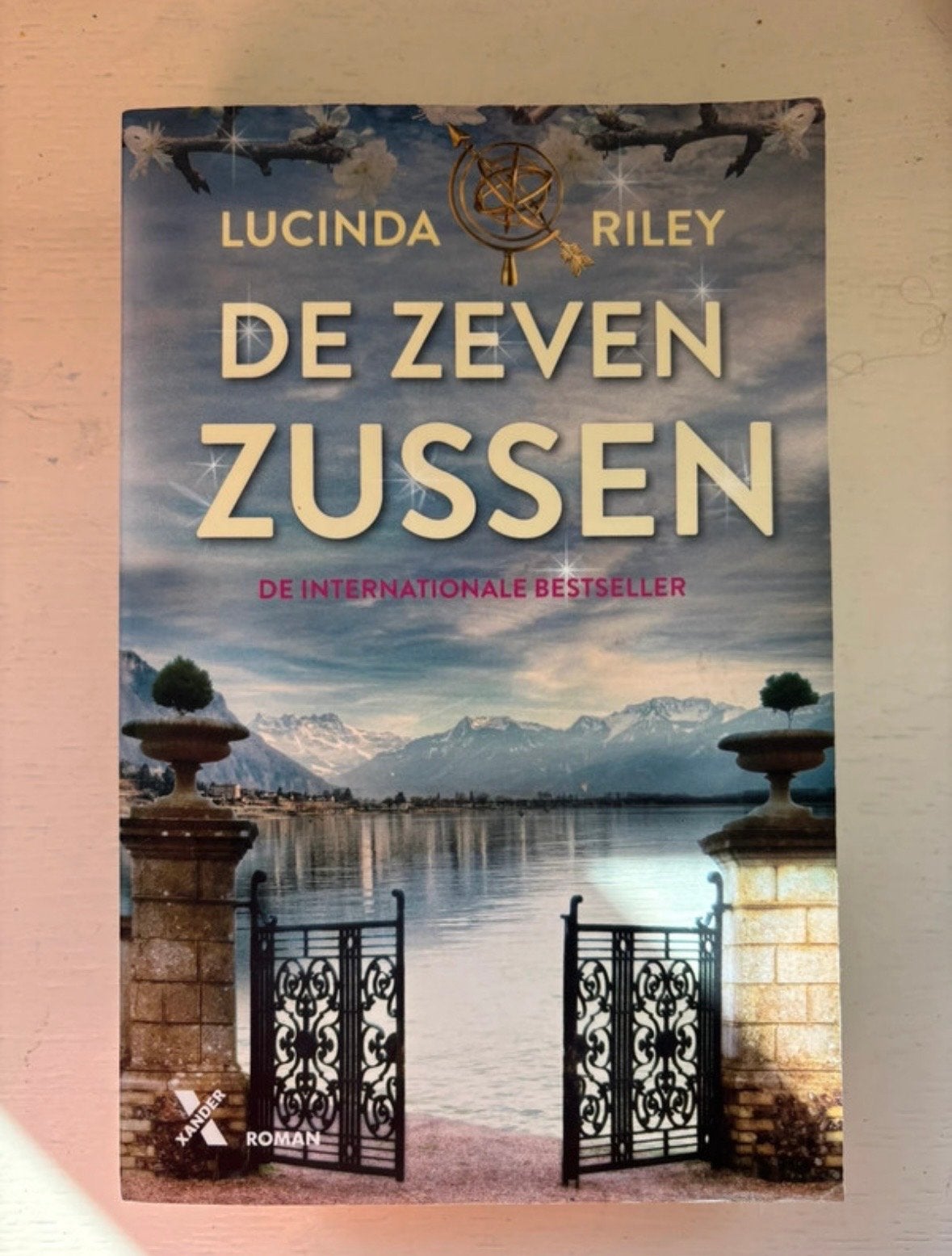 De Zeven Zussen - Lucinda Riley (Internationale Bestseller), Ophalen of Verzenden, Nieuw, Nederland