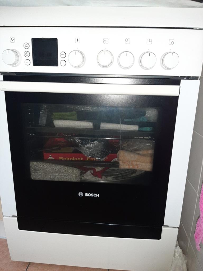 BOSCH gasfornuis met elektrische oven - Zo goed als nieuw, Witgoed en Apparatuur, Fornuizen, Ophalen, Hete lucht, 4 kookzones