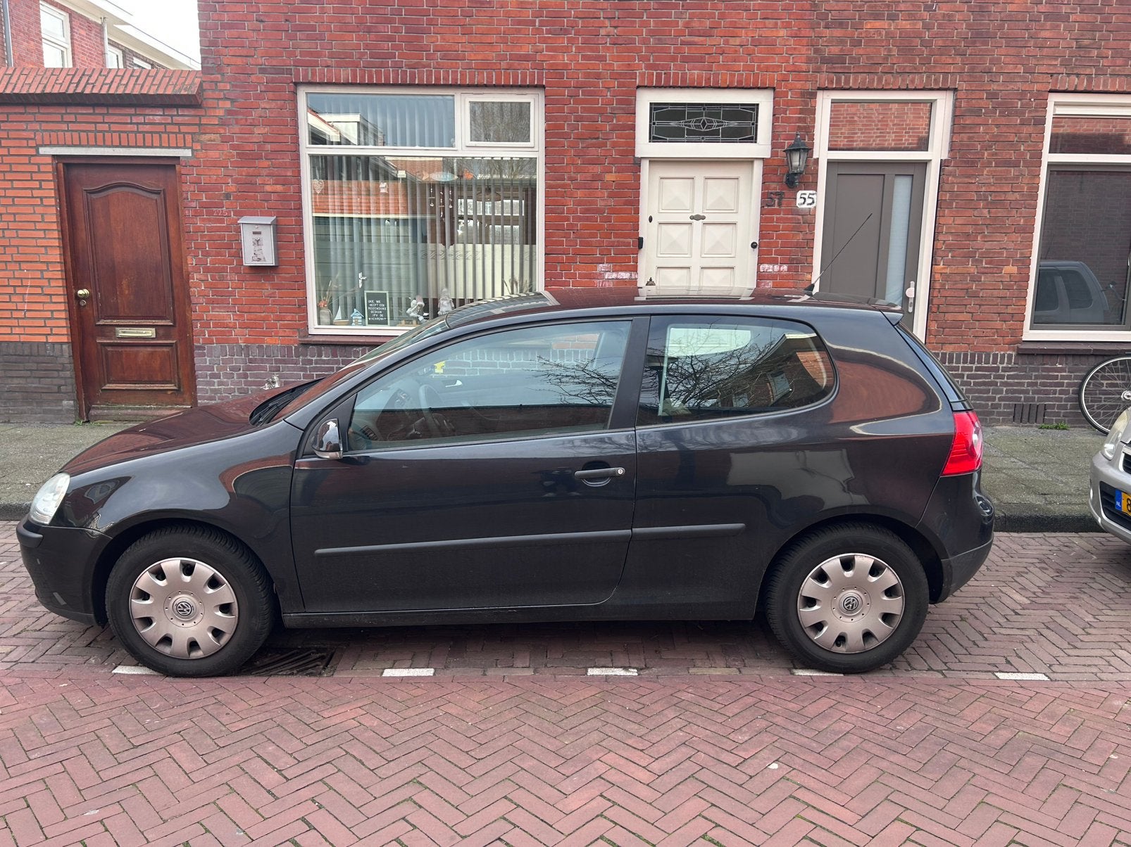 Volkswagen Golf 1.6 75KW 3D 2005 Zwart, Auto's, Voorwielaandrijving, 4 cilinders, 620 kg, 1200 kg