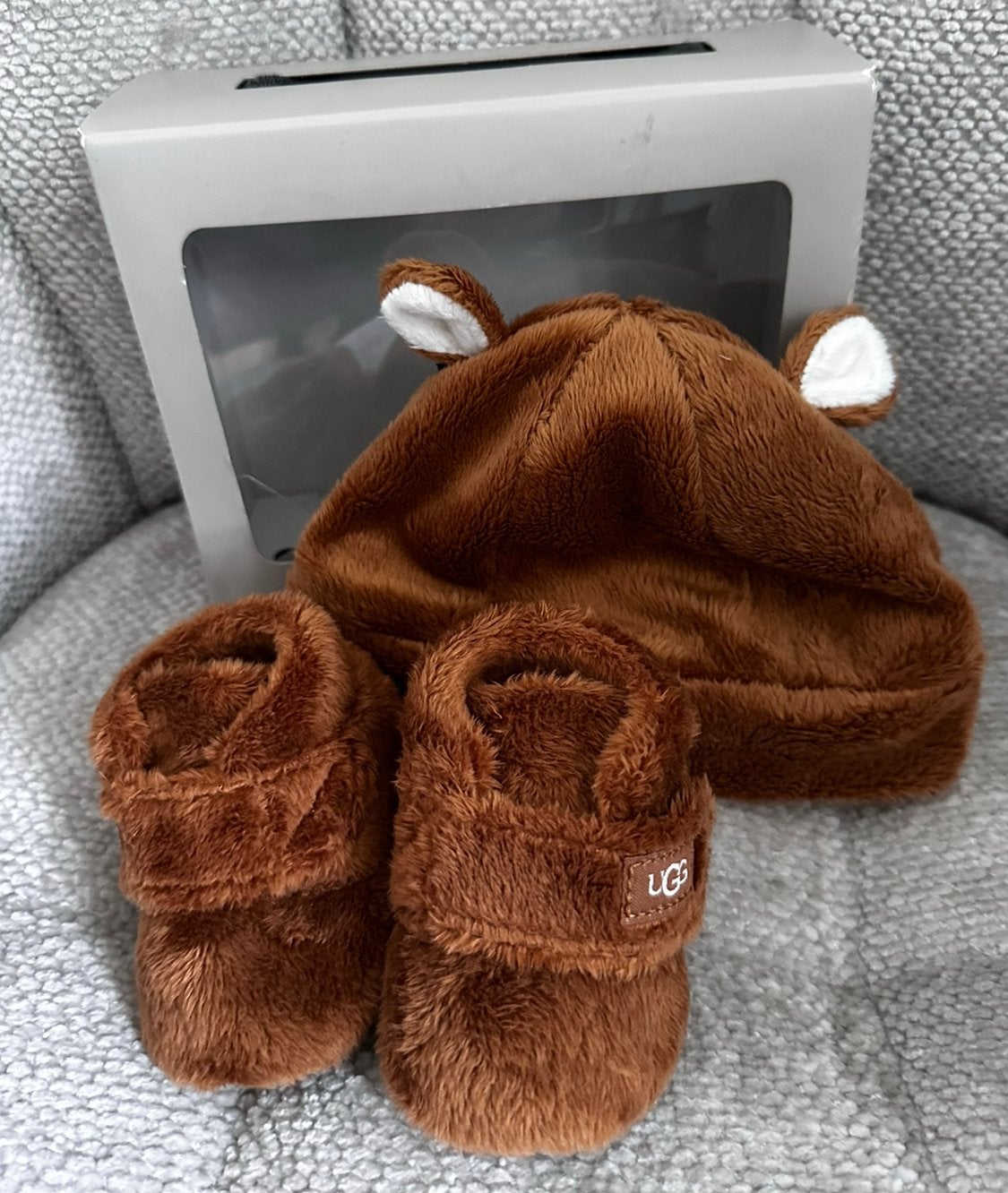UGGS babysetje 0-6 maanden, Ophalen of Verzenden, Nieuw, Jongetje of Meisje, Slofjes