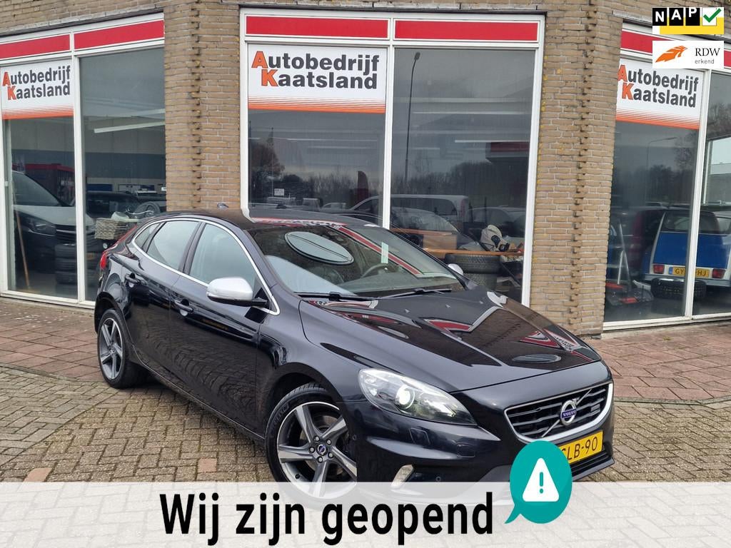 Volvo V40 1.6 T3 R-Design - Pano - Leer - Pdc - Navi -, Auto's, Volvo, Voorwielaandrijving, Gebruikt, Zwart, 4 cilinders