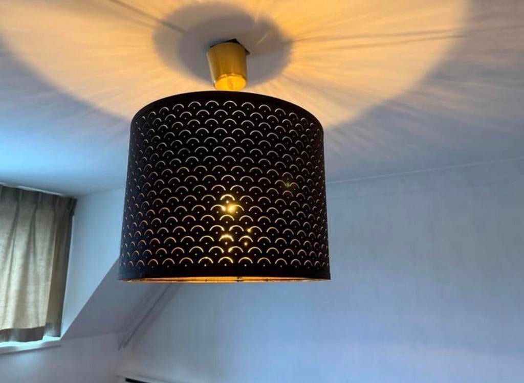 Stijlvolle Ikea hanglamp zwart met gouden details, Ophalen, Gebruikt, Metaal, Minder dan 50 cm