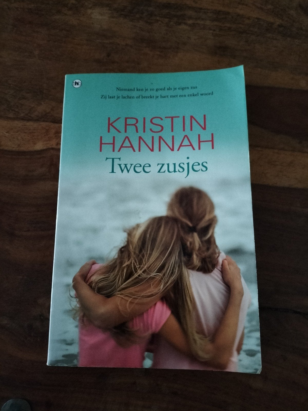 Twee zusjes van Kristin Hannah, Boeken, Romans, Ophalen of Verzenden, Gelezen