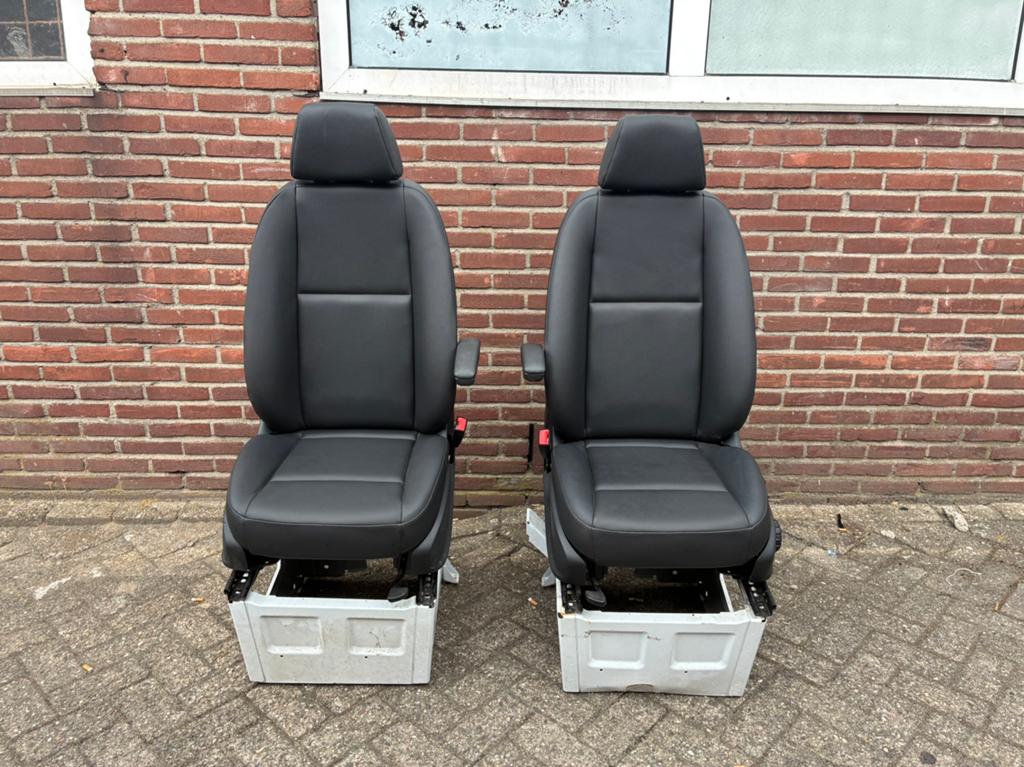 Mercedes Sprinter W907 zwart lederen comfortstoelen, Ophalen, Nieuw