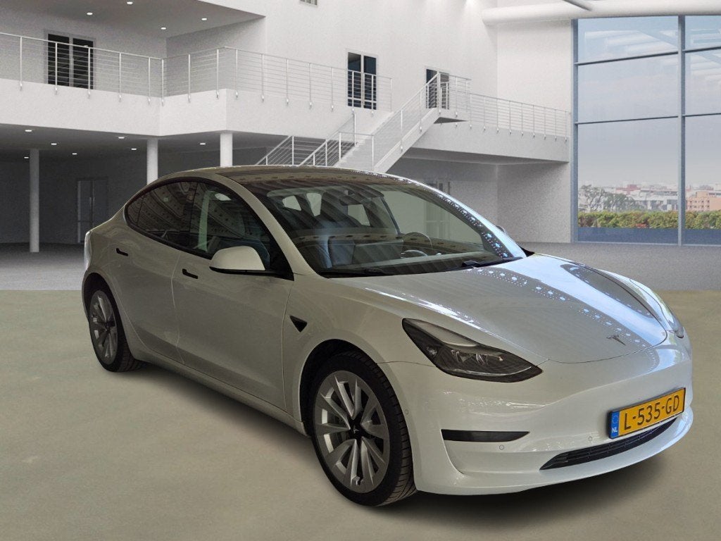 Tesla Model 3 / 2021 FACELIFT TREKHAAK FULLSELFDRIVING WARM, Auto's, Tesla, Automaat, Achterwielaandrijving, Zwart, Wit