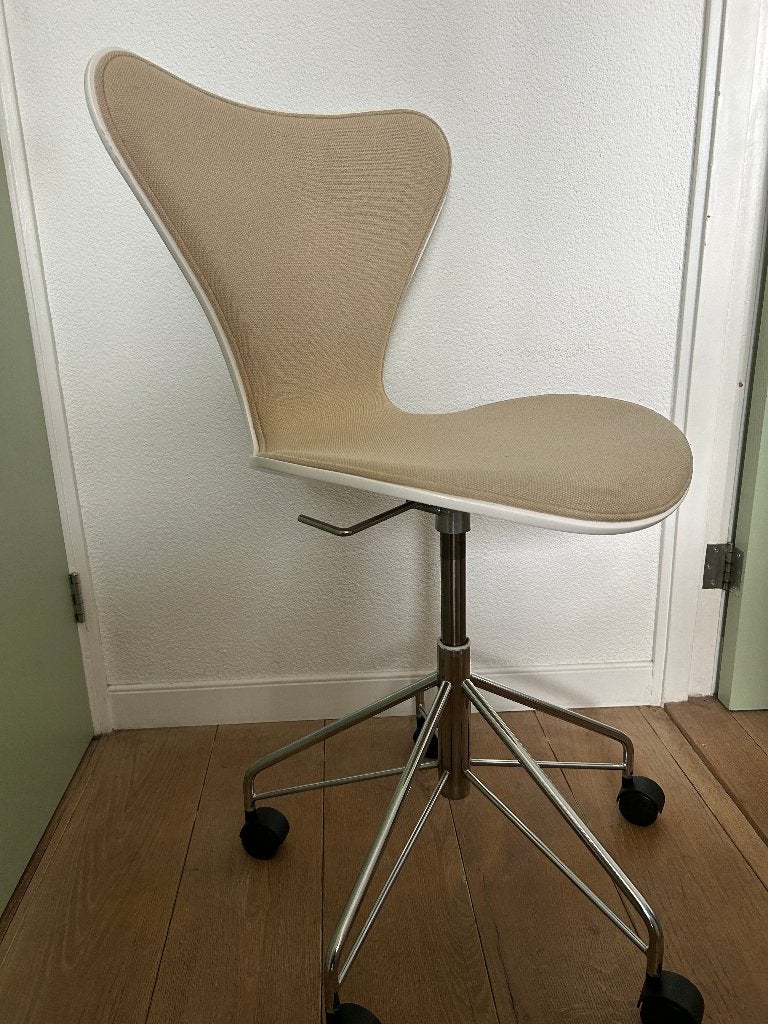 Fritz Hansen vlinderstoel 3117 bureaustoel wit beige vintage, Huis en Inrichting, Gebruikt, Beige, Ophalen of Verzenden, Nvt