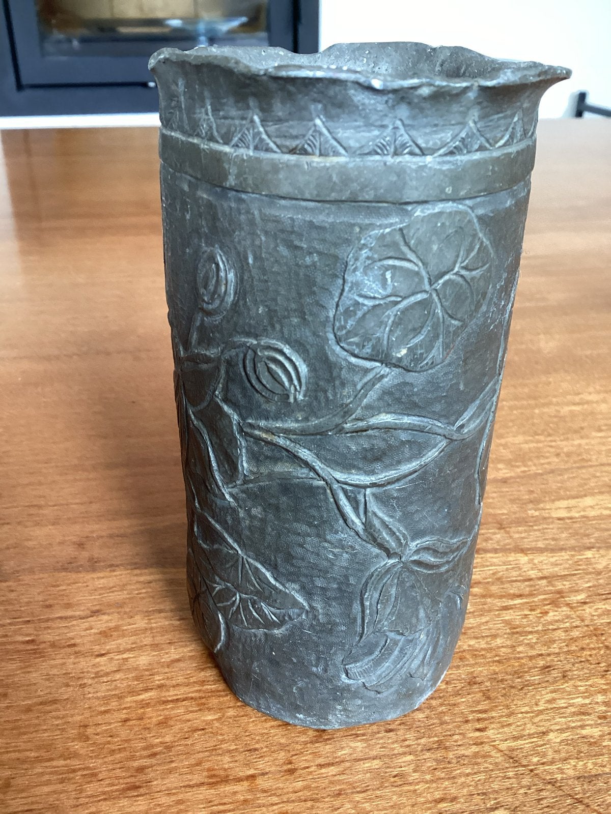 Art Nouveau Tinnen Vaas met Bloem- en Bladmotief, Ophalen of Verzenden