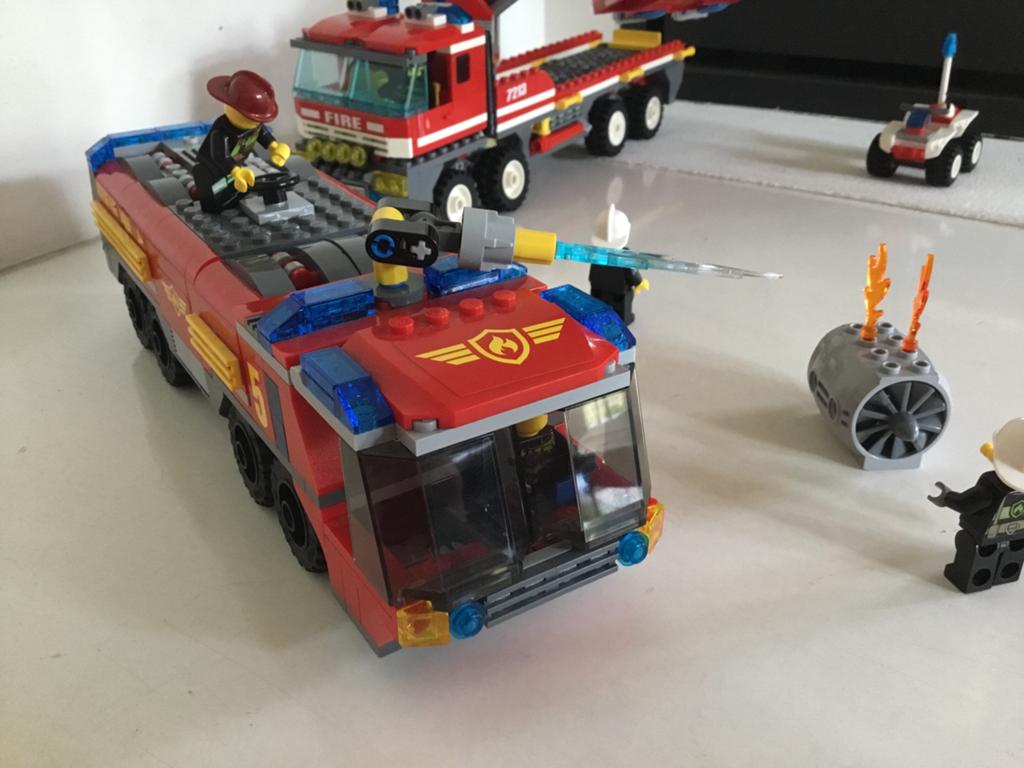 Lego crashtender 60061 + vrachtwagen met boot 7213, Ophalen of Verzenden, Zo goed als nieuw