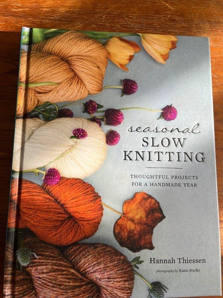 Breien boek Seasonal slow knitting, Ophalen of Verzenden, Zo goed als nieuw, Breien, Patroon of Boek