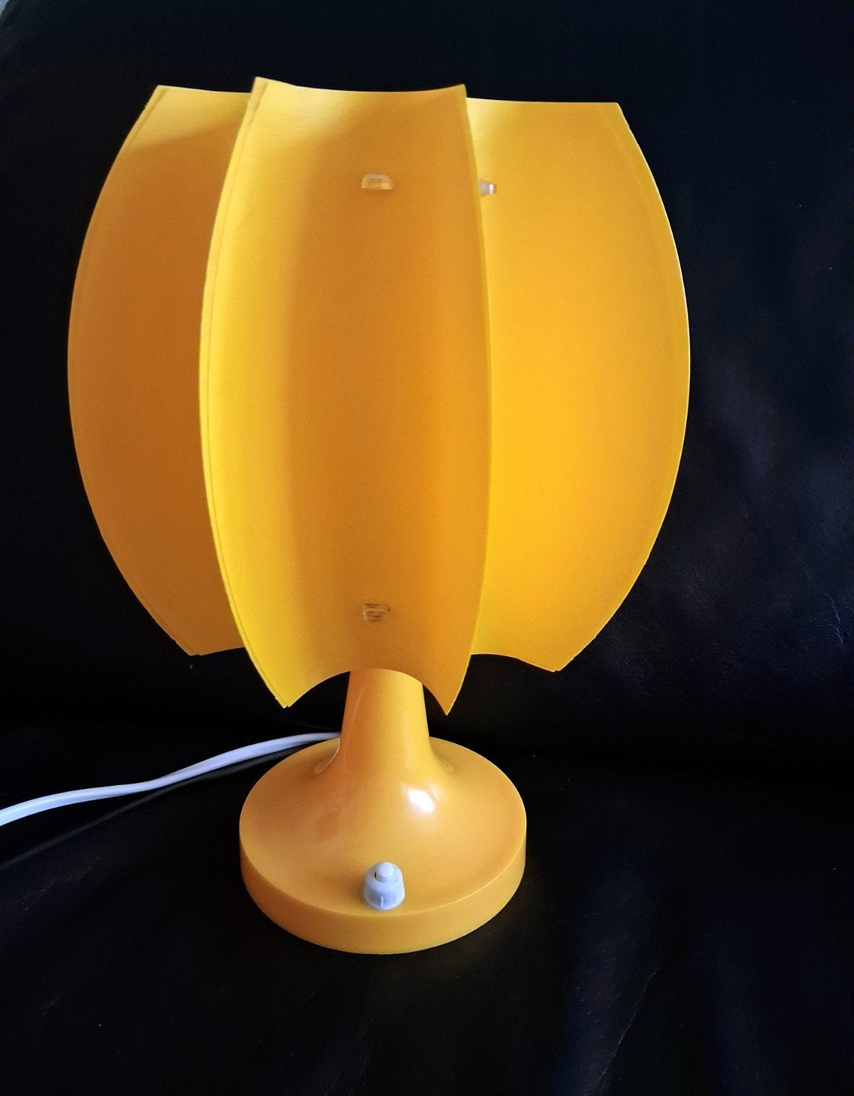 Space Age Zicoli tulpvoet tafellampje geel lamellen '70 vint, Geel, Ophalen of Verzenden, Kunststof, Design