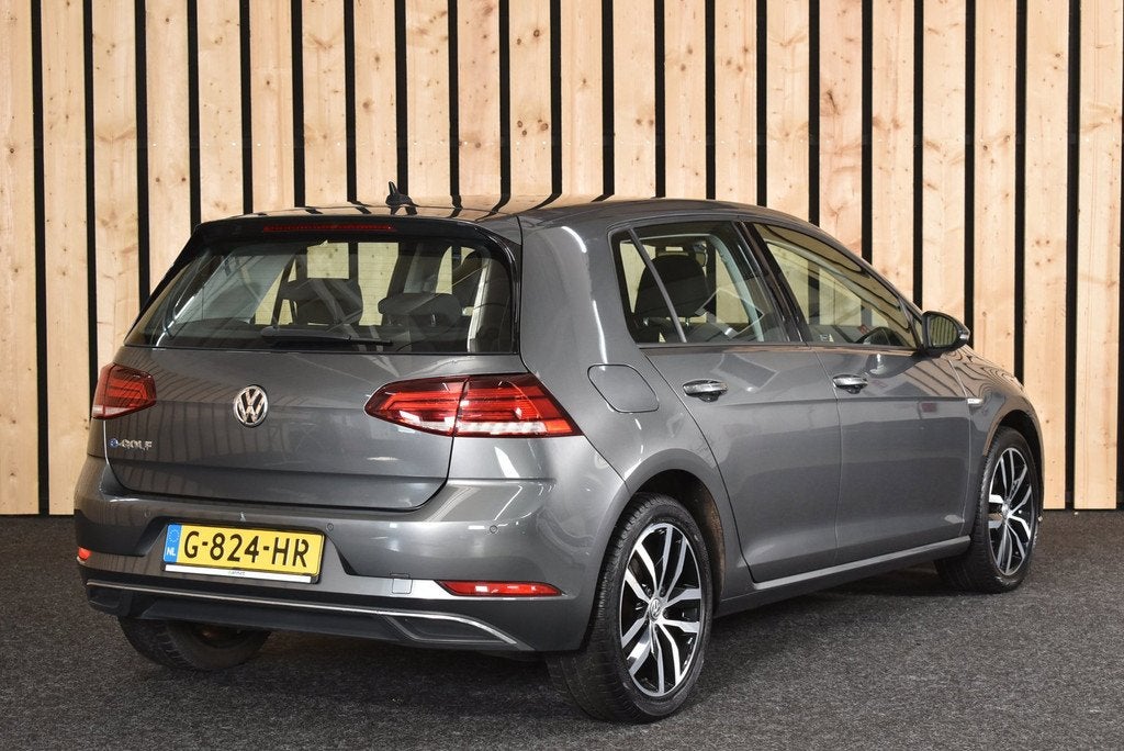 Volkswagen E-Golf E-Golf 113dkm Warmtepomp CarPlay Camera Na, Auto's, Volkswagen, 596 min, Gebruikt, 35 kWh, 230 km
