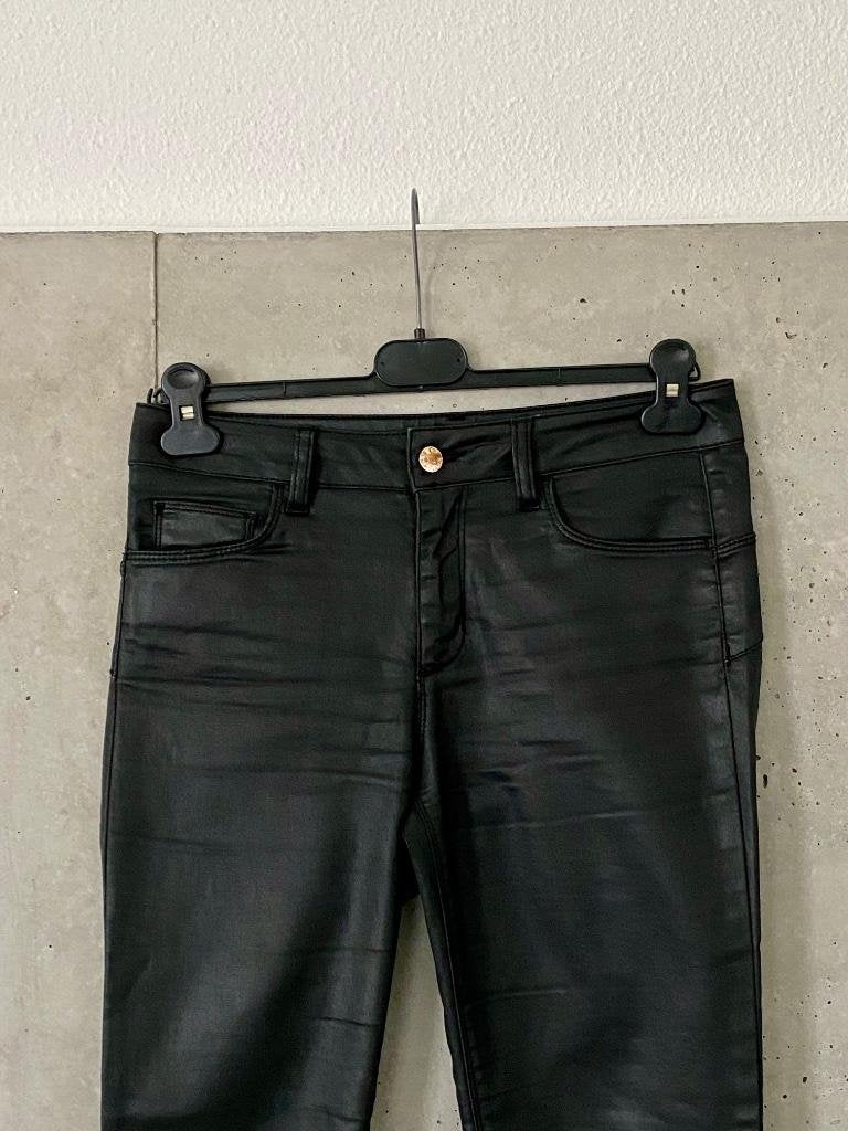 H952 Liu-Jo maat 38=M jeans broek zwart gecoat coated, Liu Jo, Zwart, Ophalen of Verzenden, Zo goed als nieuw