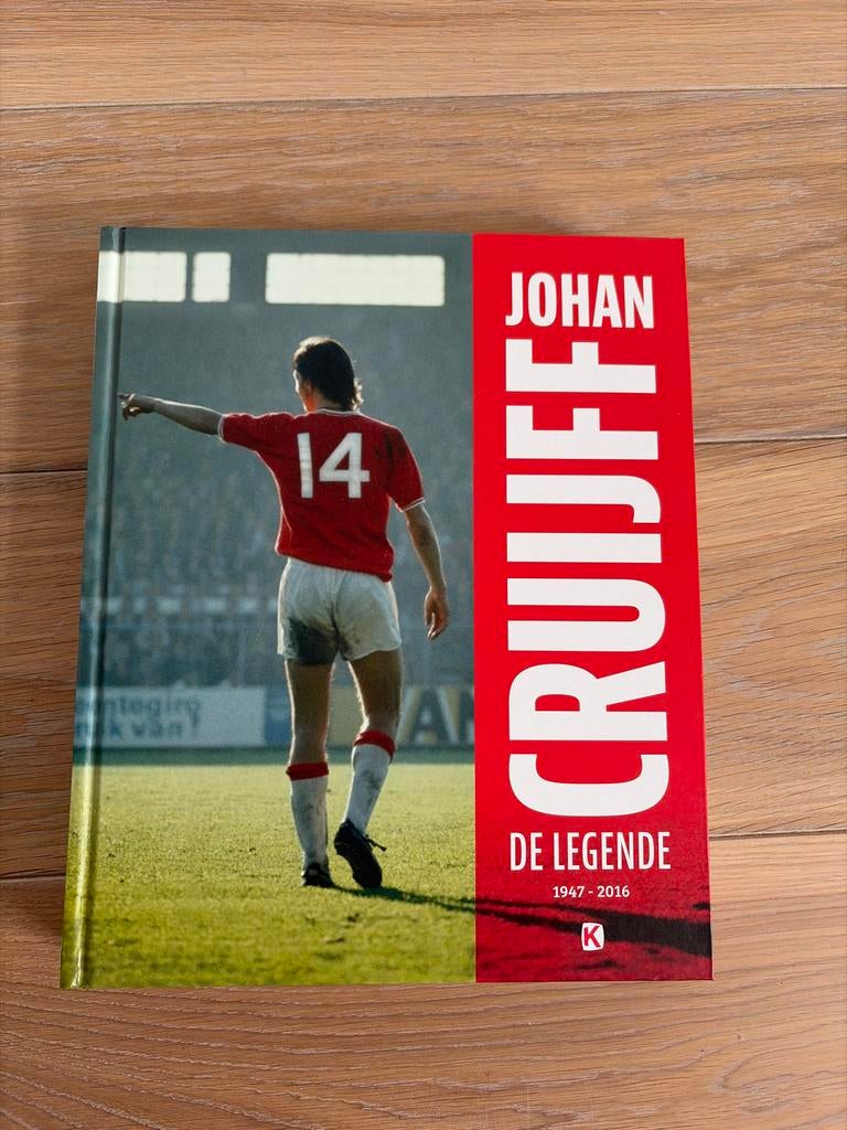 Johan Cruijff: De Legende 1947-2016, Boeken, Sportboeken, Zo goed als nieuw, Balsport, Ophalen