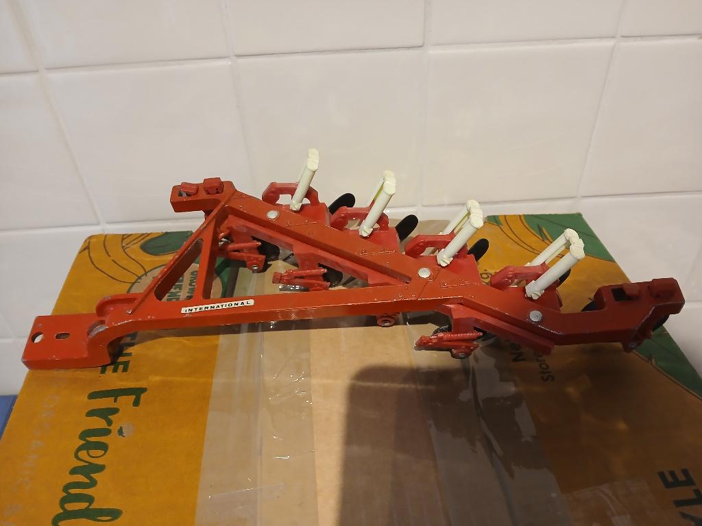 Ploeg ERTL, Overige merken, Ophalen of Verzenden, Zo goed als nieuw, Groter dan 1:32