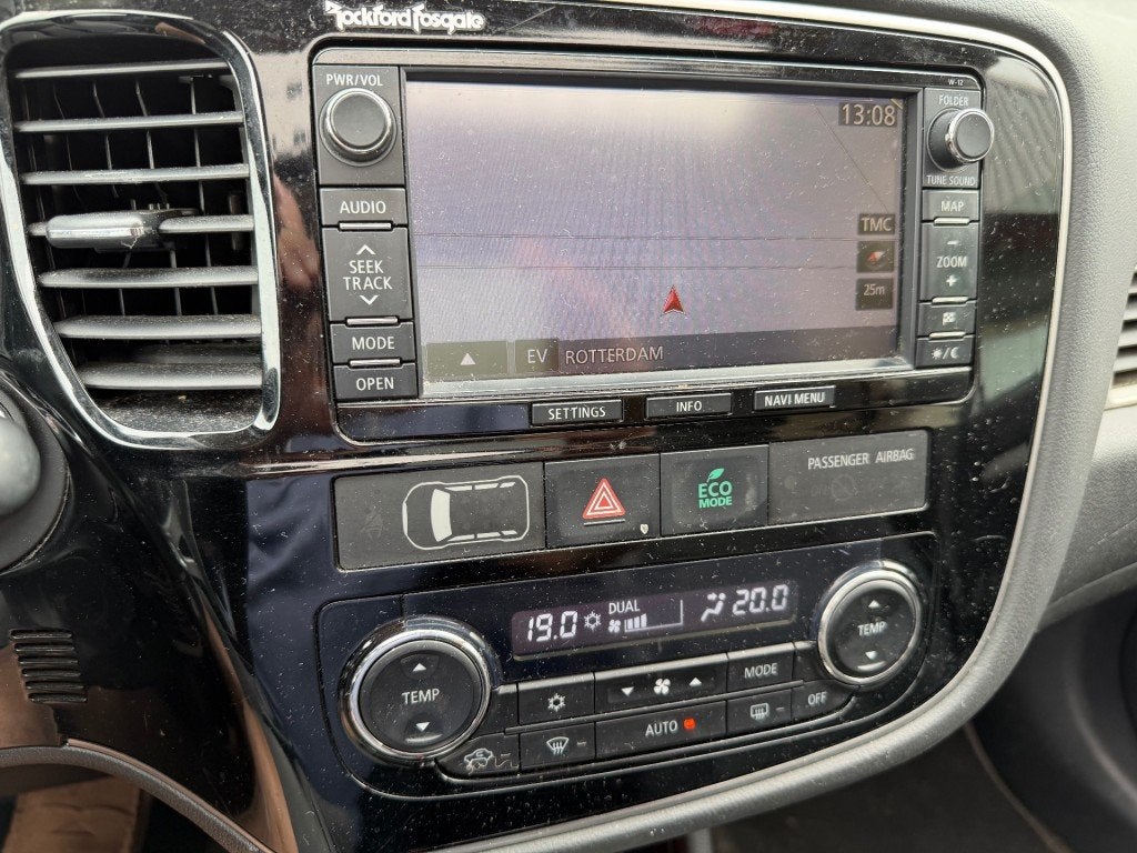 Mitsubishi OUTLANDER 2.0 PHEV Instyle DAK LEER RIJDT GOED EX, Auto's, Mitsubishi, 1998 cc, Euro 6, 4 cilinders, Stoelverwarming