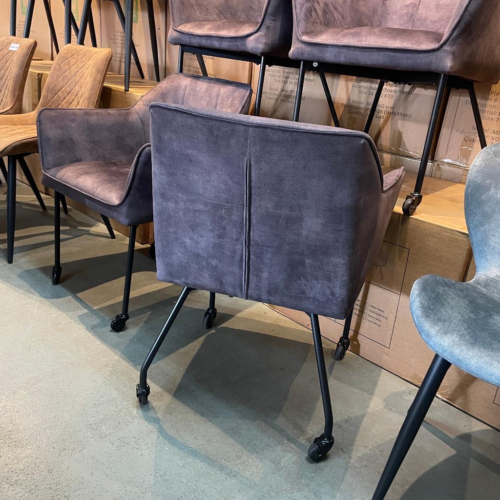 eetkamerstoelen op wiel 4  stuks 50% KORTING nu €75 p.st, Ophalen, Nieuw, Modern, Met wielen, Velvet stof, Design, Adore stof, Antraciet