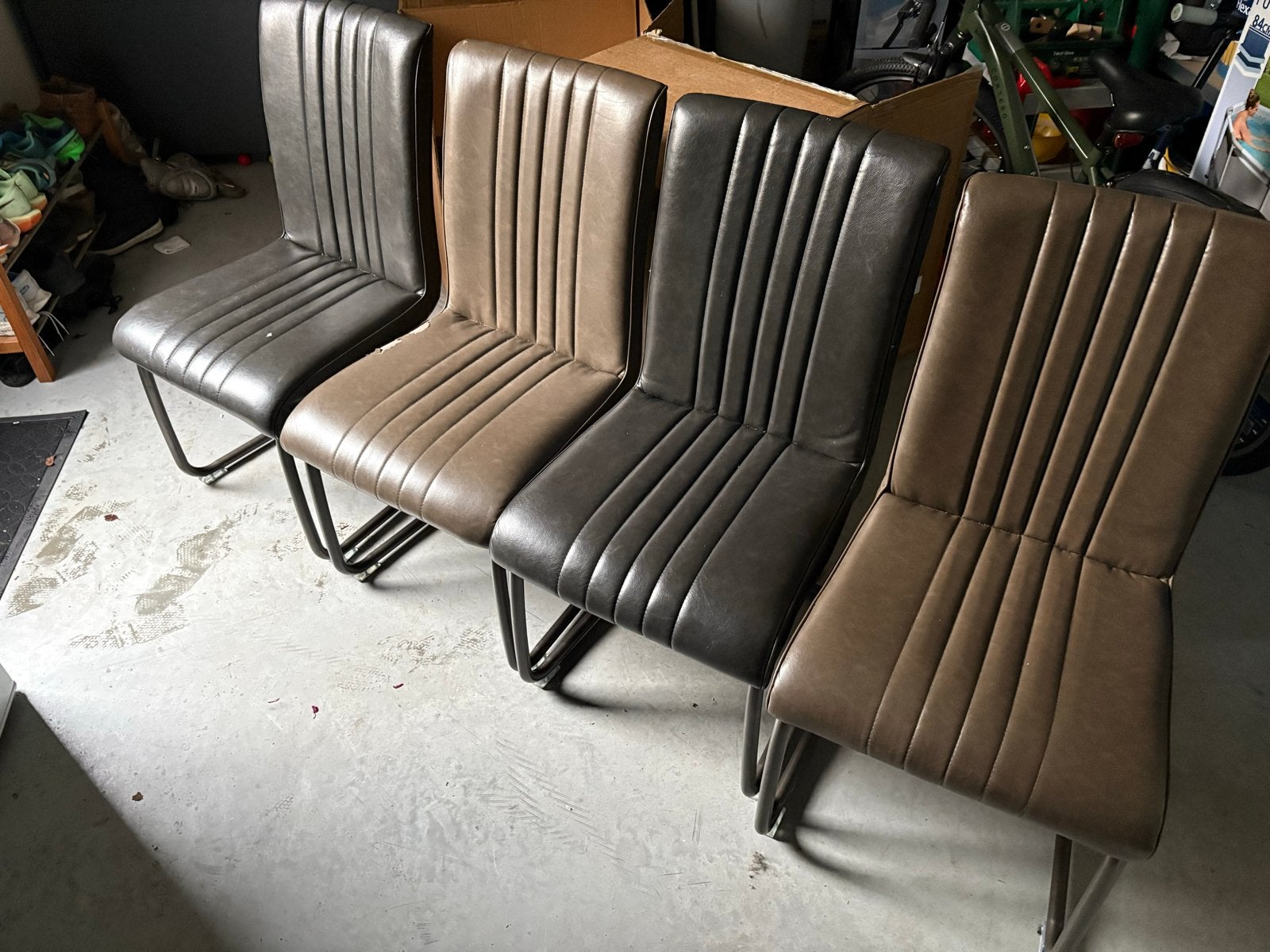 4 leren eetkamerstoelen - gratis af te halen, Ophalen, Gebruikt, Zwart, Leer