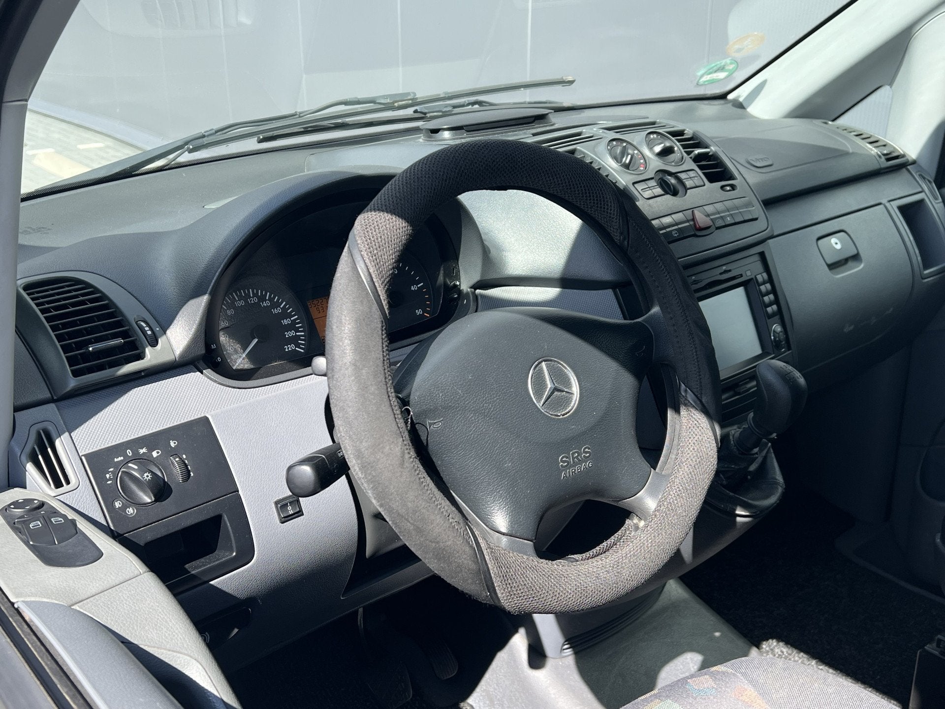 Mercedes-Benz Vito 109 CDI 320 Lang DC Amigo luxe | 5 Persoo, Gebruikt, Zwart, 4 cilinders, Bedrijf