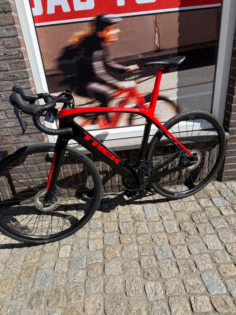 E-Racefiets Trek Domane +, Fietsen en Brommers, Fietsen | Racefietsen, Zo goed als nieuw, Overige merken, Meer dan 20 versnellingen