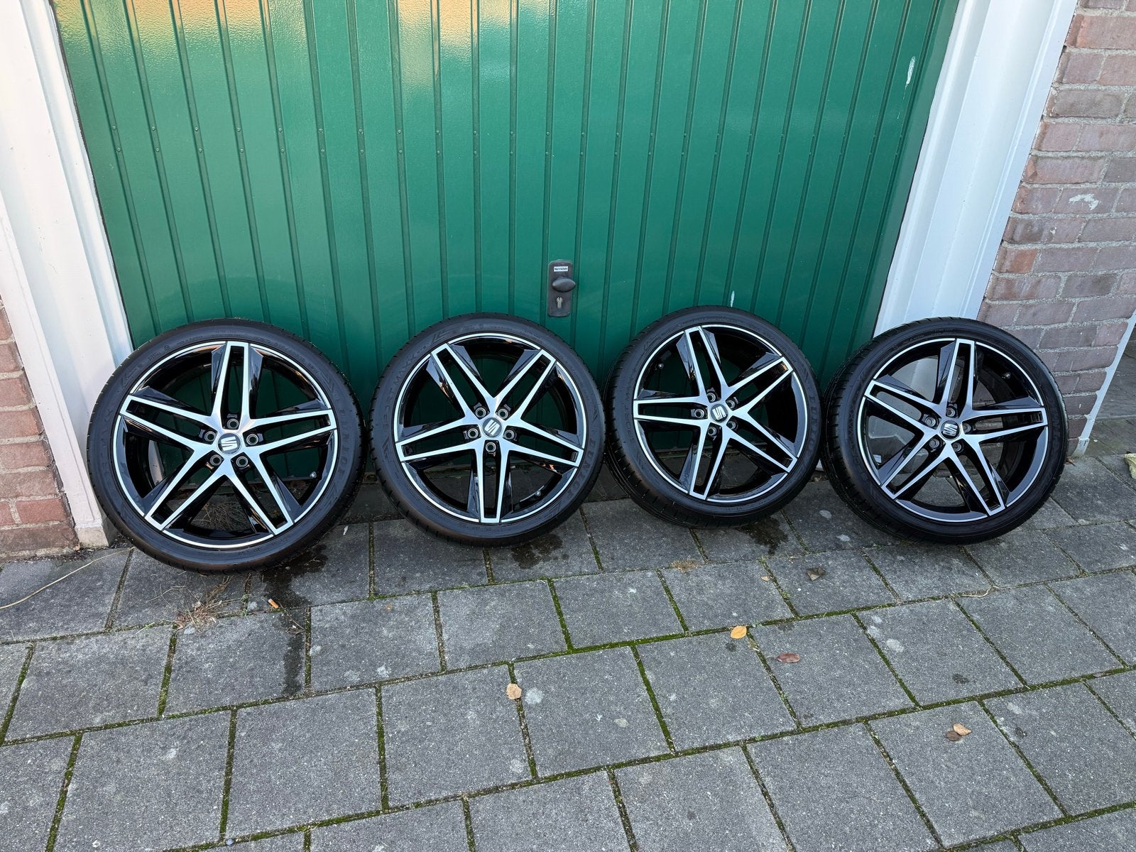 Seat Ibiza FR Performance 18” Velgen met zomerbanden, Auto-onderdelen, Ophalen, 18 inch, Banden en Velgen, Personenwagen