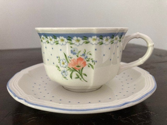 Villeroy en Boch - Romantica - kop en schotel - NEGEN stuks, Huis en Inrichting, Verzenden, Zo goed als nieuw, Overige stijlen