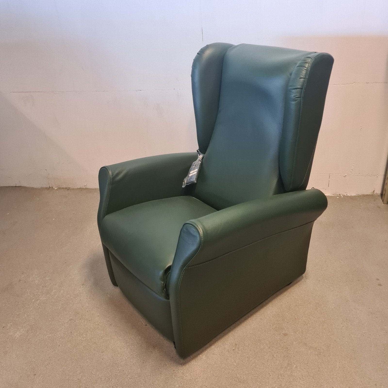 Opsta stoel / sta op stoel groen leer DEMO model, Ophalen, Minder dan 75 cm, Leer, 50 tot 75 cm