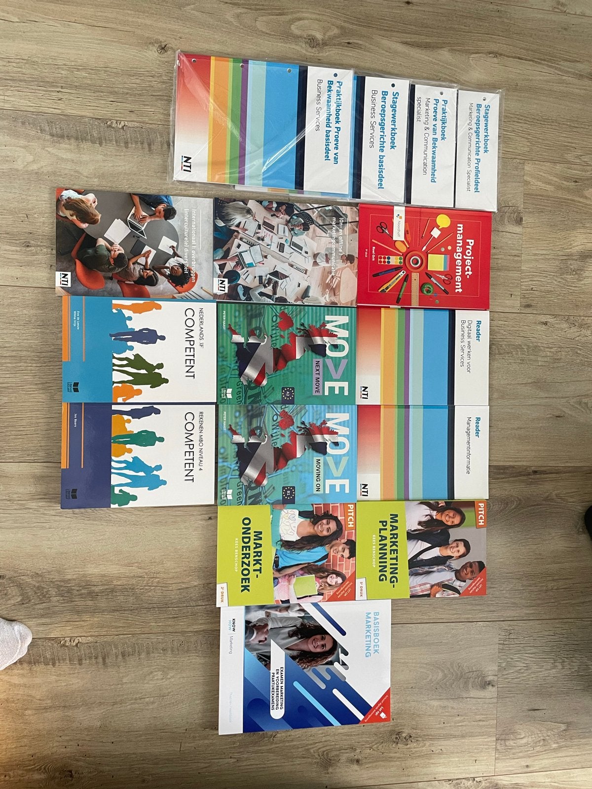 MBO 4 Marketing & Communicatie Specialist (NTI) boeken, Ophalen of Verzenden, Beta, Zo goed als nieuw, MBO