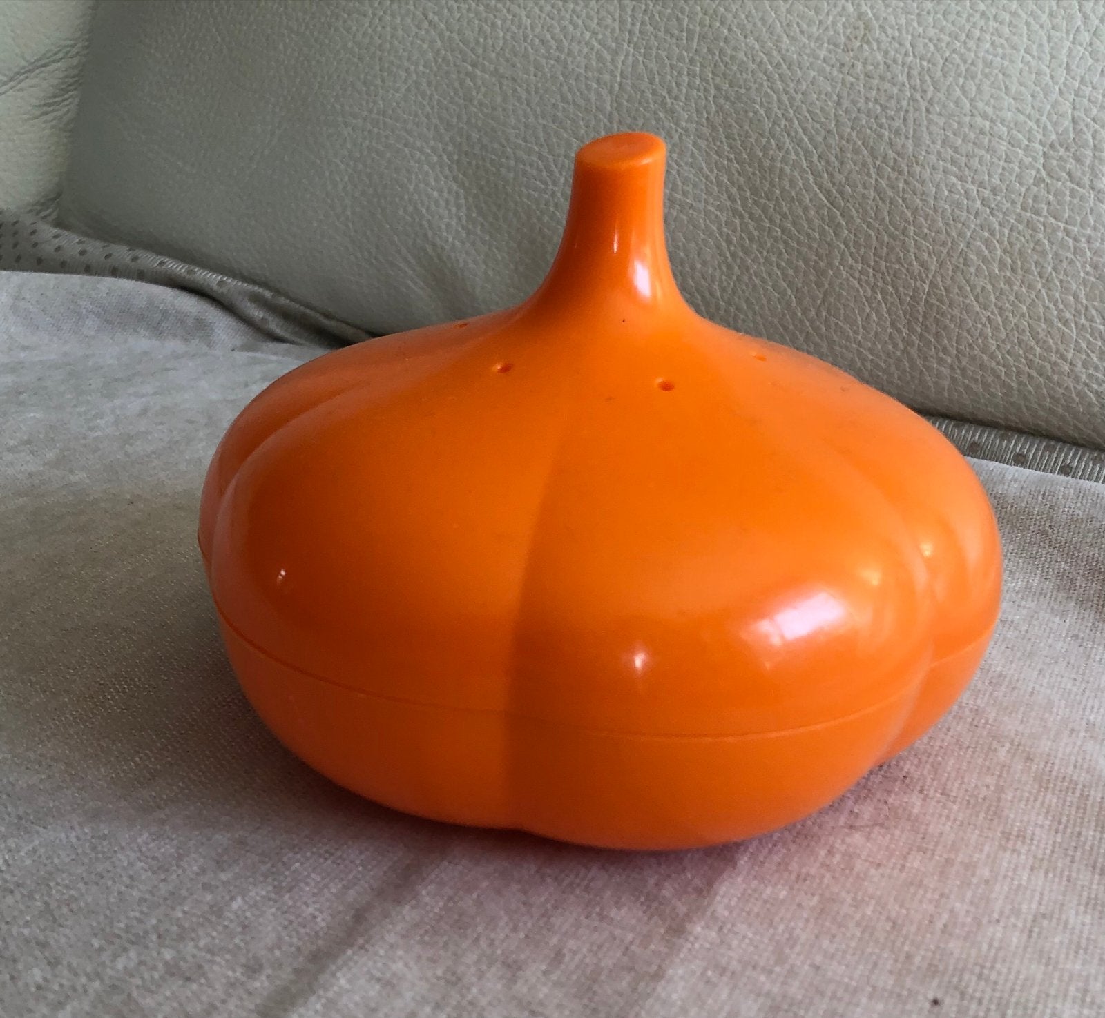 Tupperware knoflook/uienbak oranje, Gebruikt, Bewaardoos, Oranje, Ophalen of Verzenden