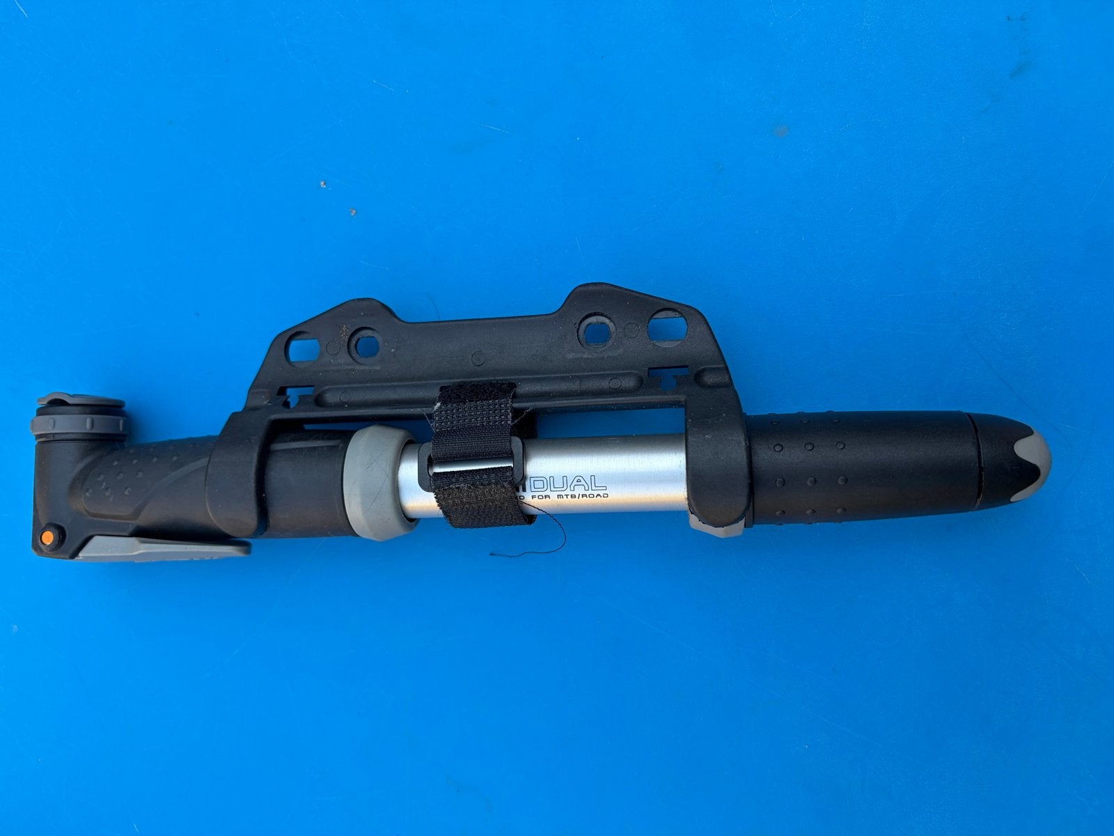 Topeak Mini Dual fietspomp voor MTB/Racefiets, Ophalen of Verzenden, Gebruikt