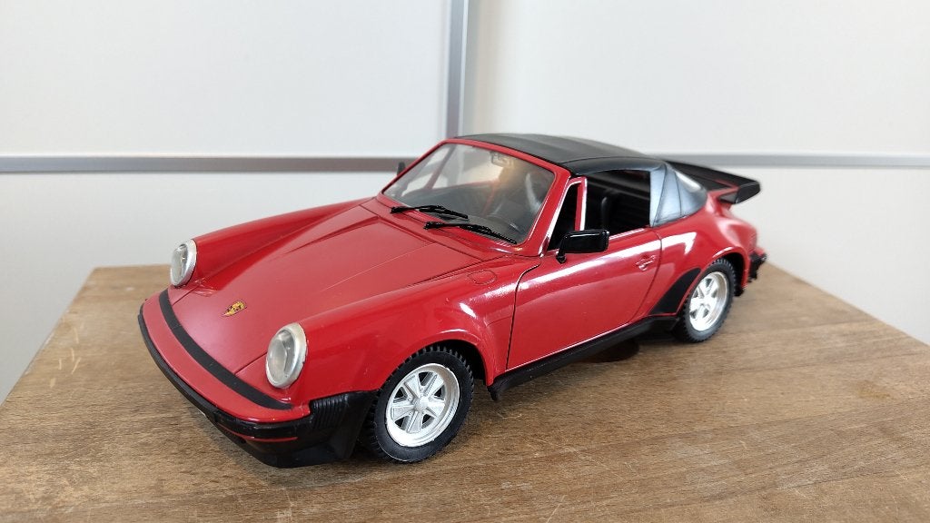 Porsche 911 Turbo Carbio - 1:18, Hobby en Vrije tijd, Modelauto's | 1:18, Ophalen of Verzenden, Zo goed als nieuw, Auto, Overige merken