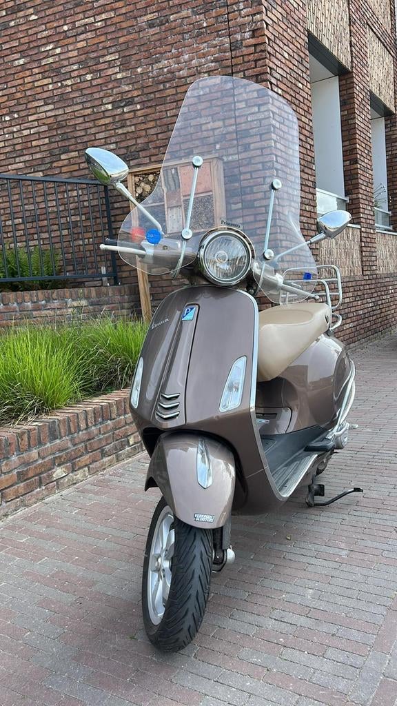 Vespa Primavera 45 km/u te koop, Fietsen en Brommers, Maximaal 45 km/u, Ophalen of Verzenden, Zo goed als nieuw, Benzine